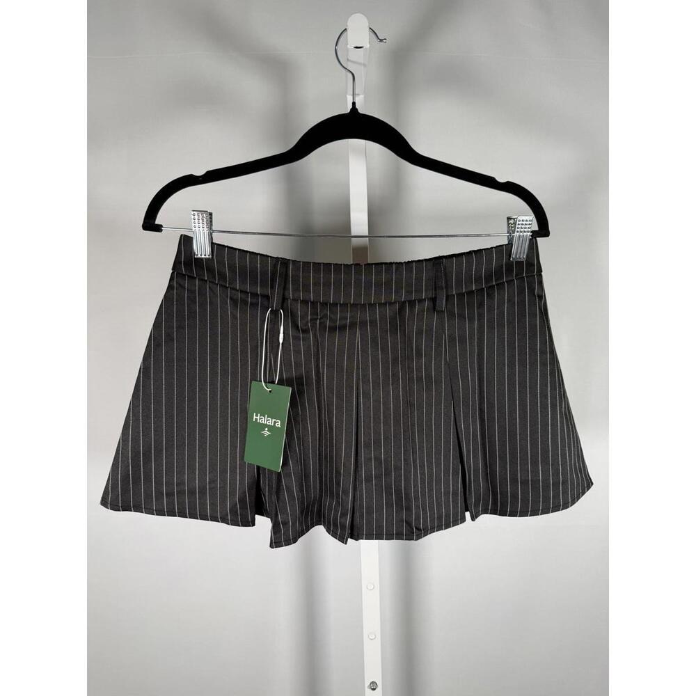 NWT Halara Black Pinstripe Pleated 2-in-1 Built-In Shorts Size Large - Picture 2 of 6